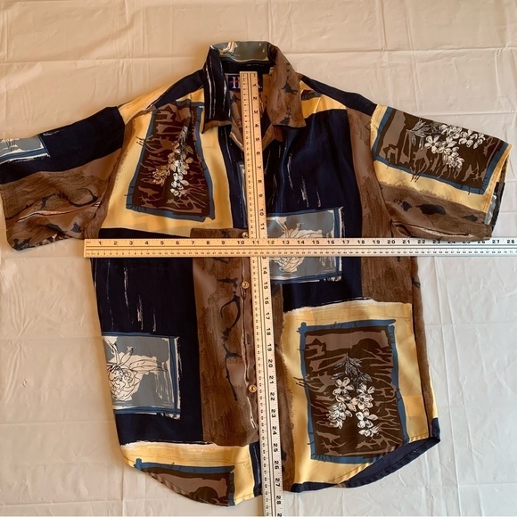 Vintage  HER patterned woman’s blouse size Medium - Picture 13 of 13